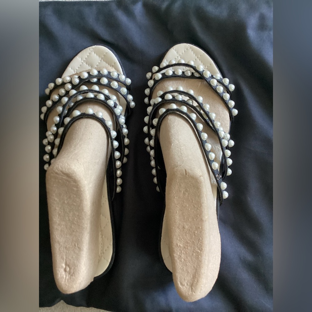Chanel Black and White Crisscross Sandals with Pearl Embellishments - Picture 3 of 13
